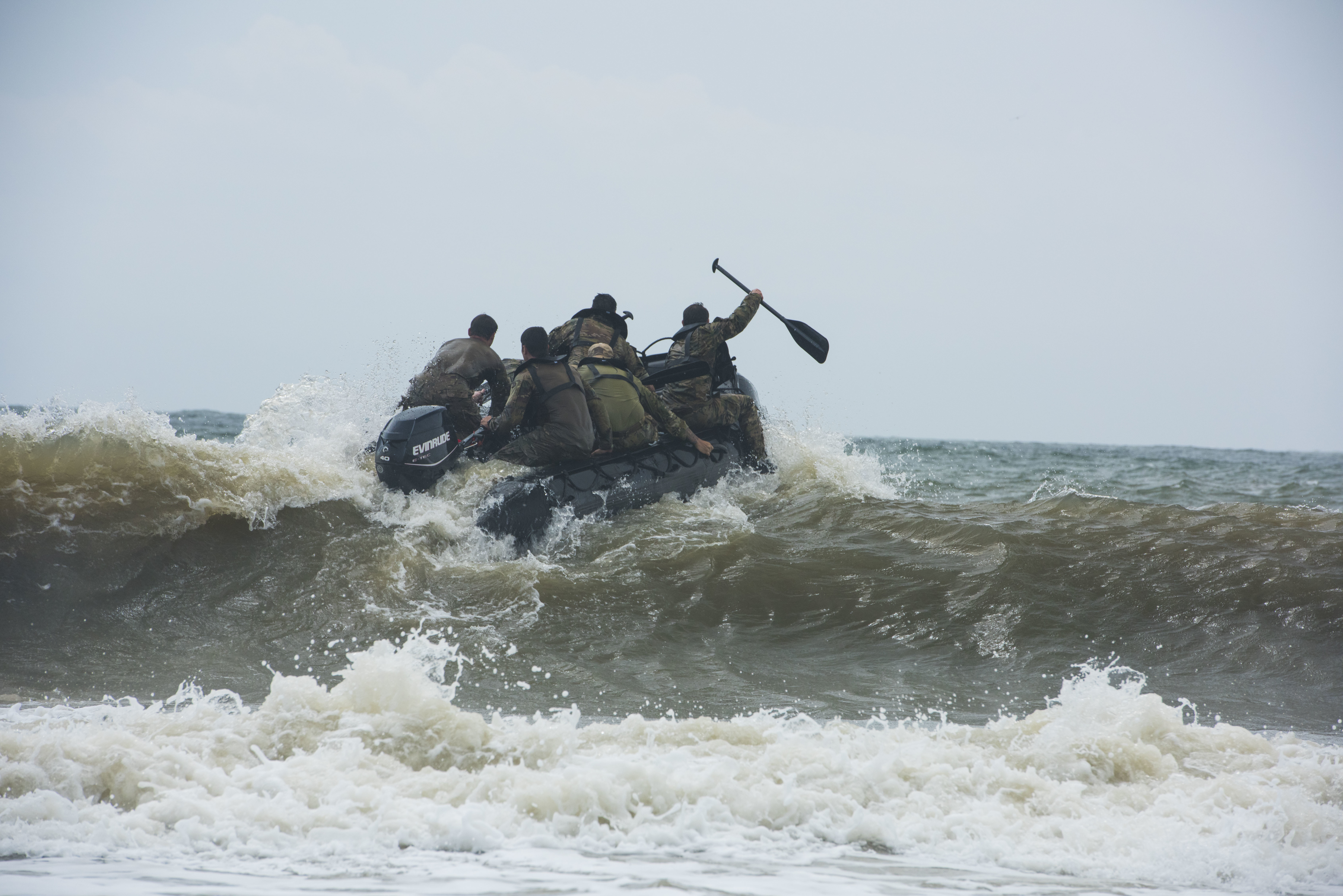 Heavy seas don't stop National Guard SF combat divers